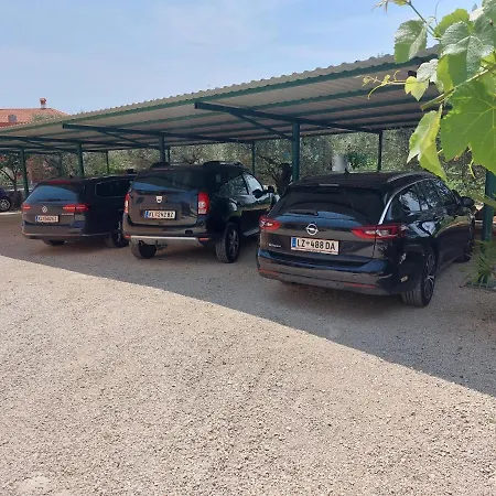 Apartman Baksa * Kanfanar