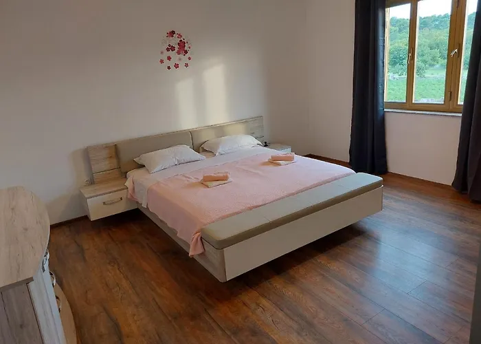 アパート Baksa カンファナル