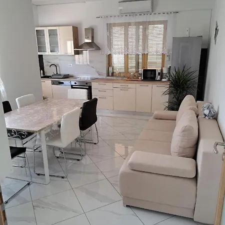 Apartment Baksa *